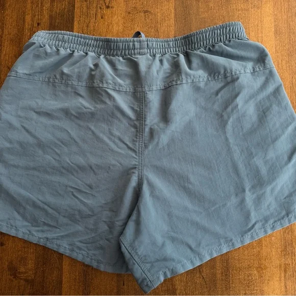 Women’s Patagonia Baggies 5” Medium - Picture 4 of 4